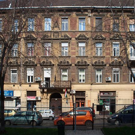 Michael Apartment With 2 Rooms Near Gozsdu Udvar Будапешт Экстерьер фото